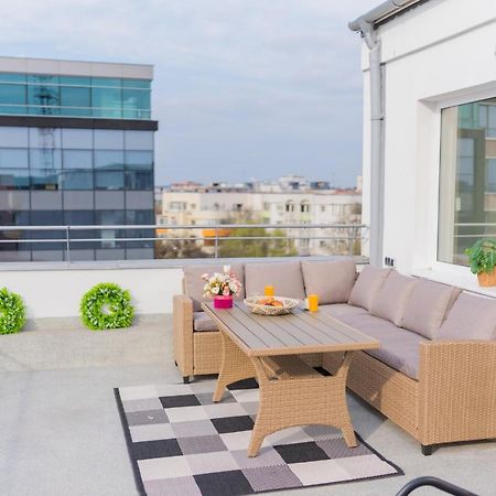 Penthouse With Huge Rooftop Terrace & City View Bucarest Extérieur photo