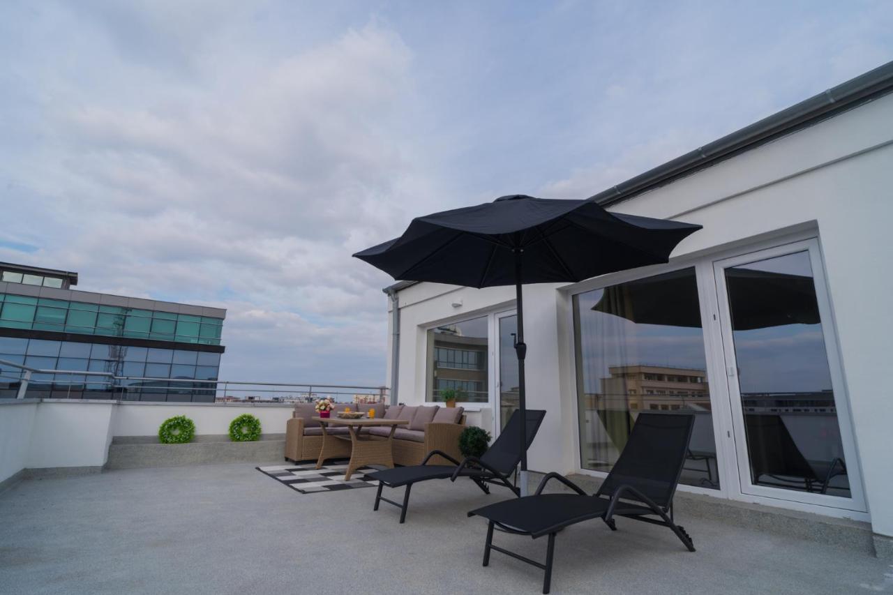 Penthouse With Huge Rooftop Terrace & City View Bucarest Extérieur photo