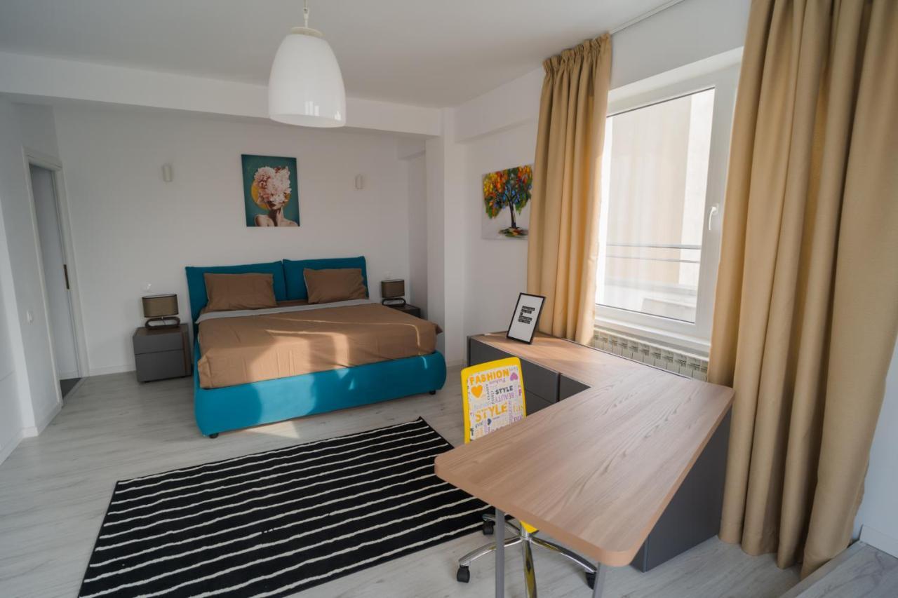 Penthouse With Huge Rooftop Terrace & City View Bucarest Extérieur photo