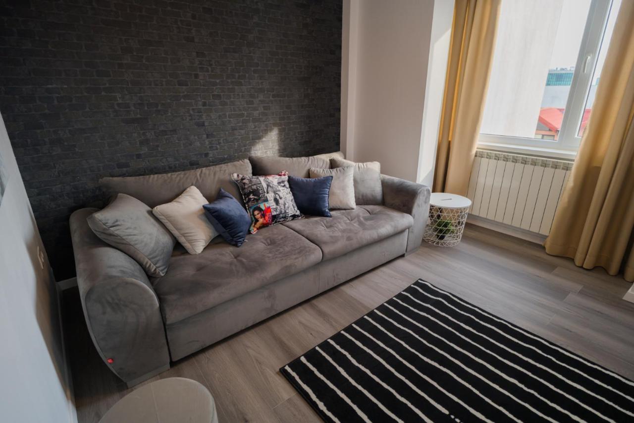 Penthouse With Huge Rooftop Terrace & City View Bucarest Extérieur photo