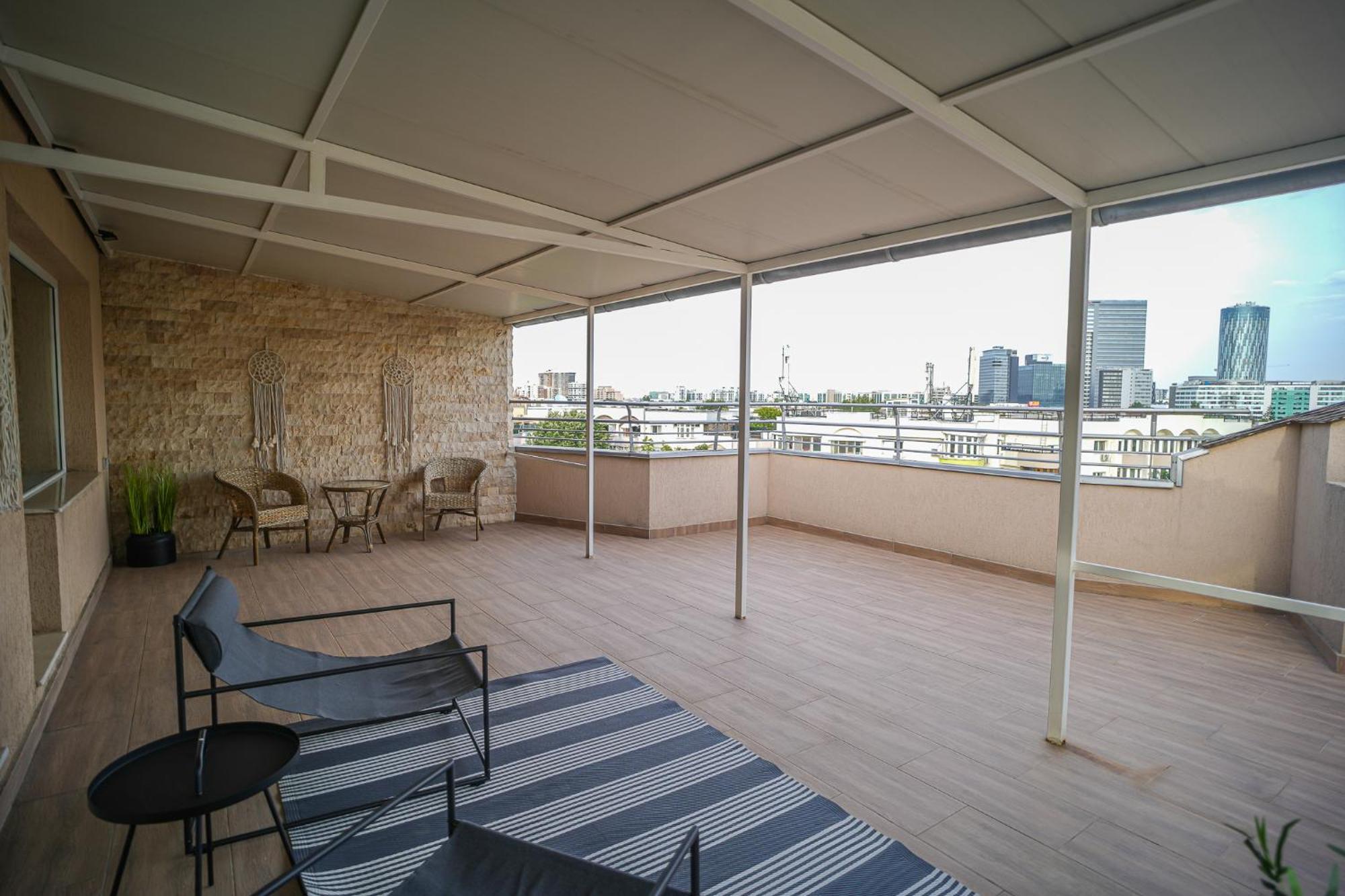 Penthouse With Huge Rooftop Terrace & City View Bucarest Extérieur photo