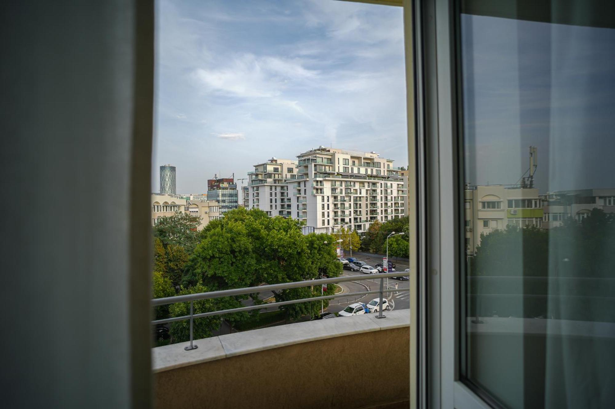 Penthouse With Huge Rooftop Terrace & City View Bucarest Extérieur photo