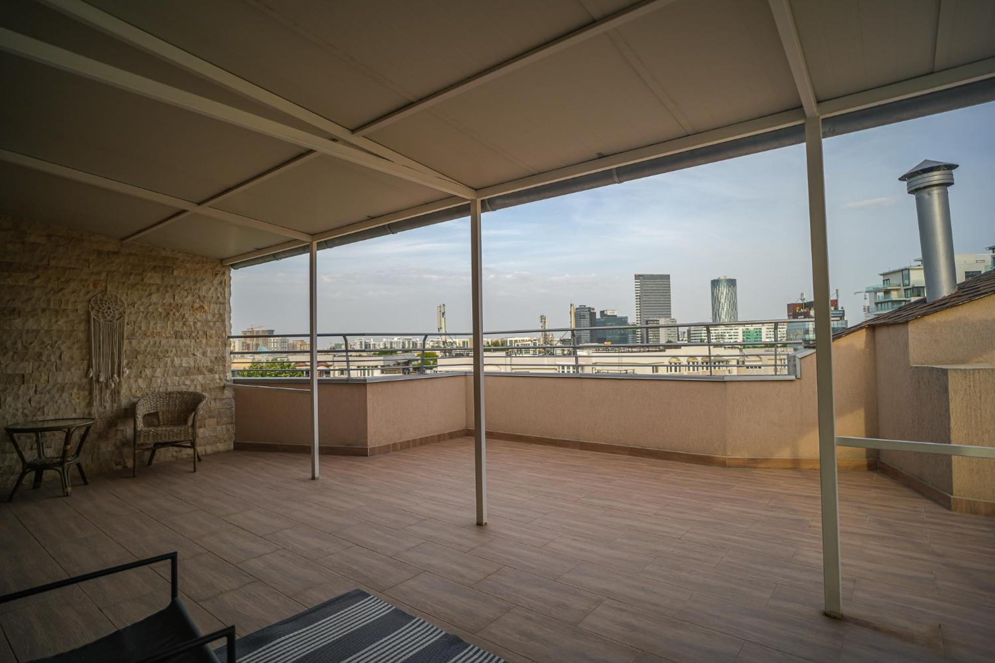 Penthouse With Huge Rooftop Terrace & City View Bucarest Extérieur photo