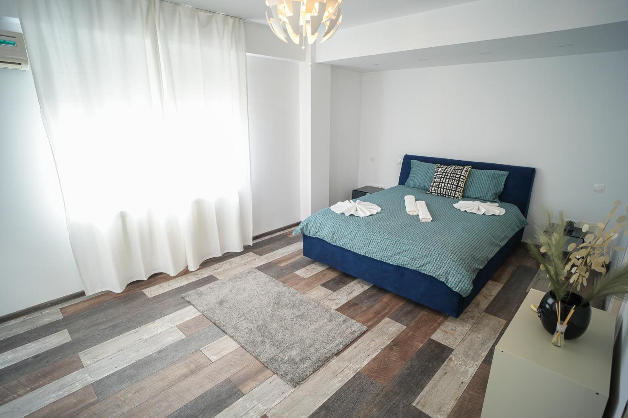 Penthouse With Huge Rooftop Terrace & City View Bucarest Extérieur photo