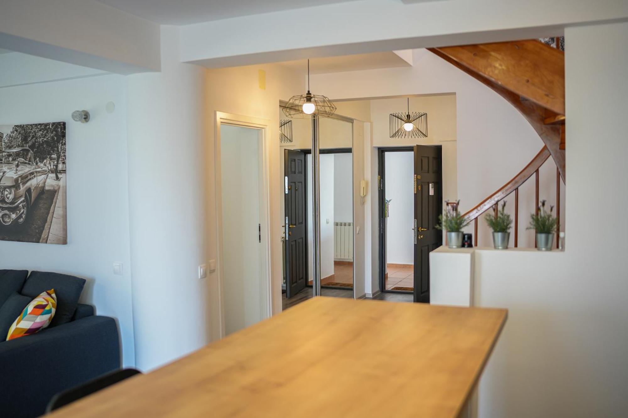 Penthouse With Huge Rooftop Terrace & City View Bucarest Extérieur photo
